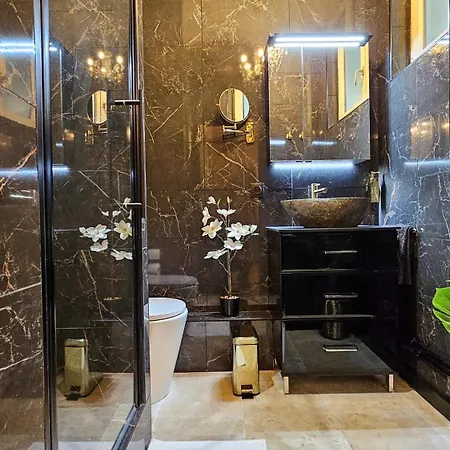 Montorgueil Seng Apartman *